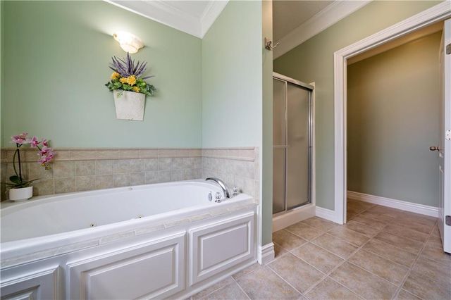 2709 NE Sonora Valley Drive, Blue Springs, MO 64014
