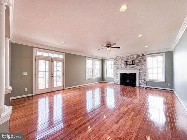 22827 OAKGROVE RD, Sterling, VA 20166