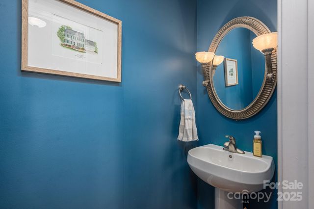 2616 Nicklaus Court NE, Conover, NC 28613