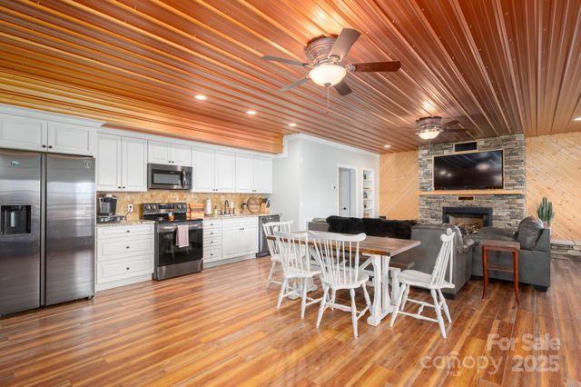 2616 Nicklaus Court NE, Conover, NC 28613