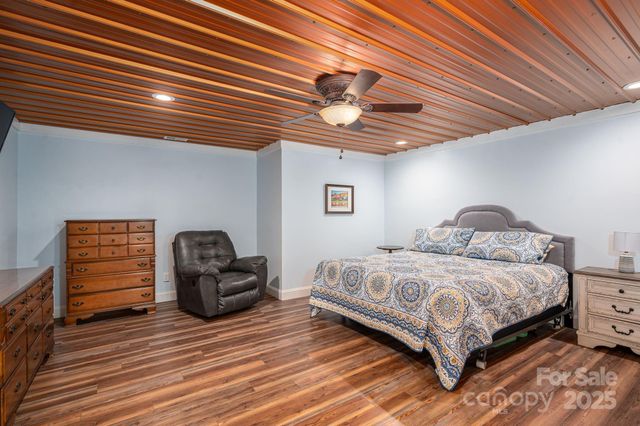 2616 Nicklaus Court NE, Conover, NC 28613