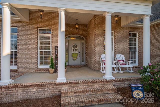 2616 Nicklaus Court NE, Conover, NC 28613