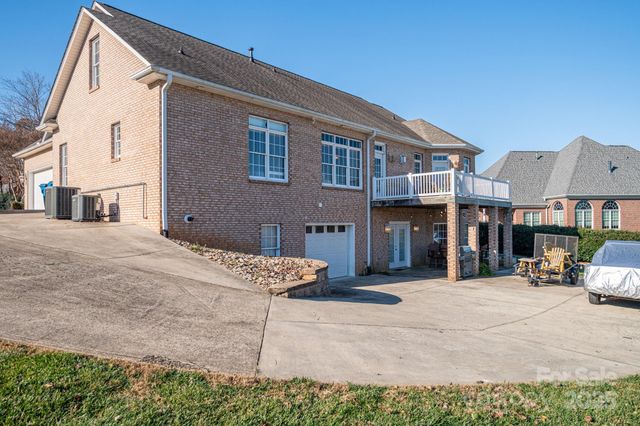 2616 Nicklaus Court NE, Conover, NC 28613