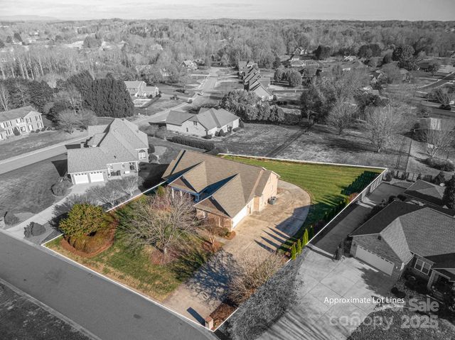 2616 Nicklaus Court NE, Conover, NC 28613