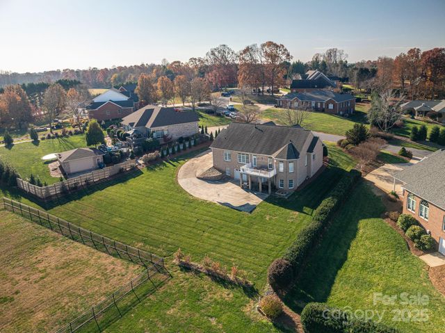 2616 Nicklaus Court NE, Conover, NC 28613