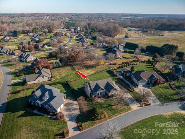 2616 Nicklaus Court NE, Conover, NC 28613