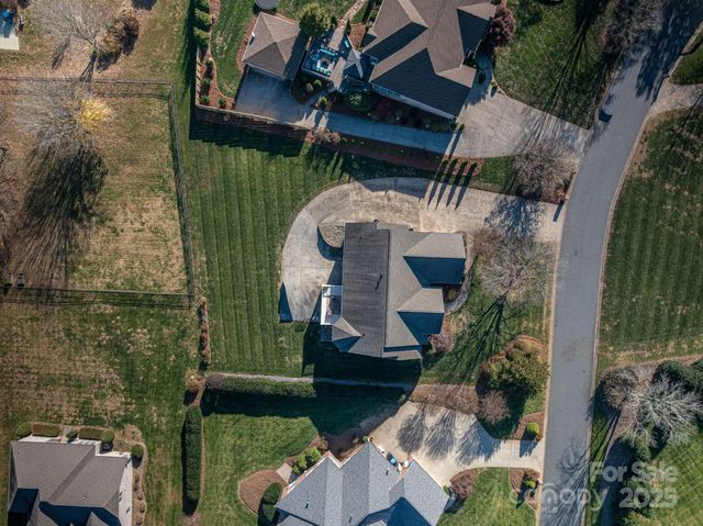 2616 Nicklaus Court NE, Conover, NC 28613