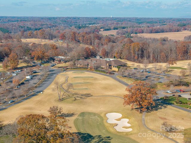 2616 Nicklaus Court NE, Conover, NC 28613