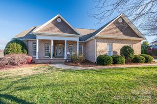 2616 Nicklaus Court NE, Conover, NC 28613