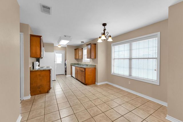 112 Vista Way, Huntsville, TX 77340