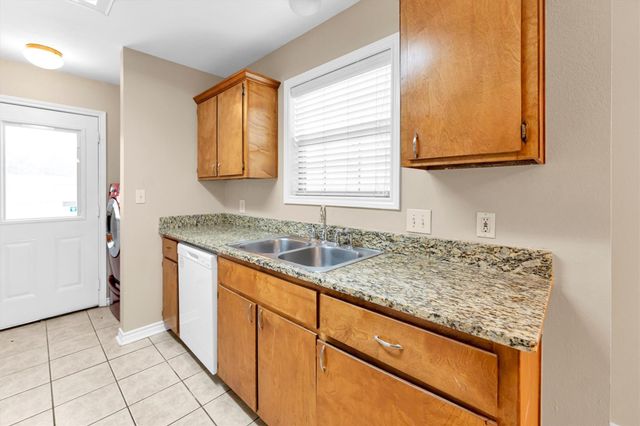 112 Vista Way, Huntsville, TX 77340