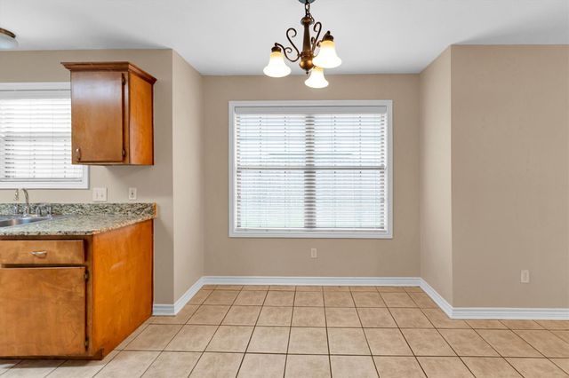 112 Vista Way, Huntsville, TX 77340