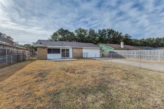 2725 Clover Valley Drive, Garland, TX 75043