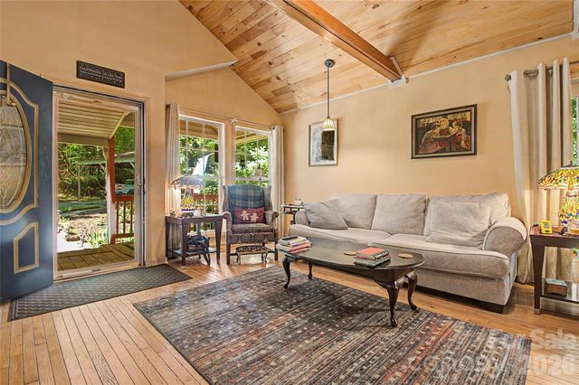 76 Winsome Trail, Hendersonville, NC 28739