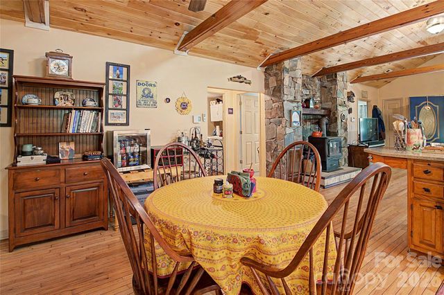 76 Winsome Trail, Hendersonville, NC 28739
