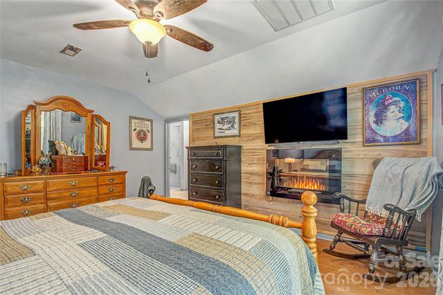 76 Winsome Trail, Hendersonville, NC 28739
