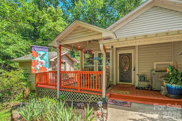 76 Winsome Trail, Hendersonville, NC 28739