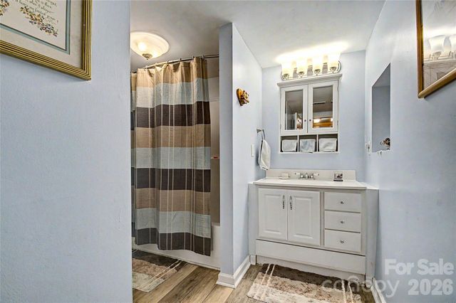 76 Winsome Trail, Hendersonville, NC 28739