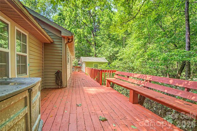 76 Winsome Trail, Hendersonville, NC 28739