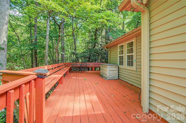 76 Winsome Trail, Hendersonville, NC 28739