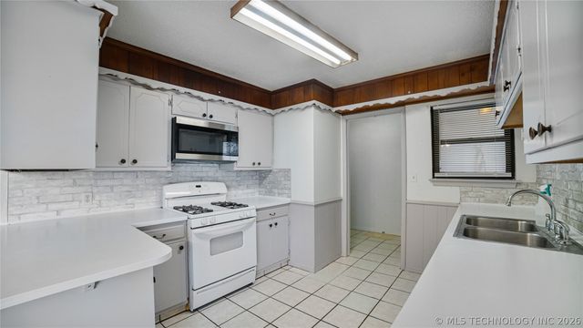 13401 E 76th Street N, Owasso, OK 74055