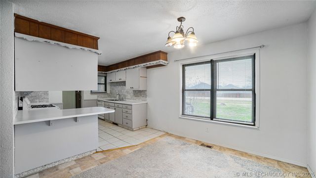 13401 E 76th Street N, Owasso, OK 74055