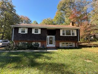 469 New London Road, Salem, CT 06420