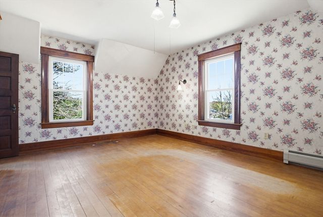 298 Providence Rd, Northbridge, MA 01588