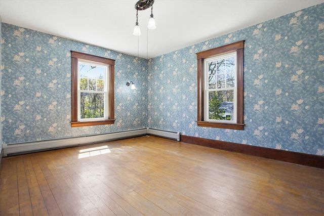 298 Providence Rd, Northbridge, MA 01588