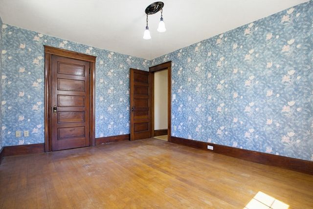 298 Providence Rd, Northbridge, MA 01588