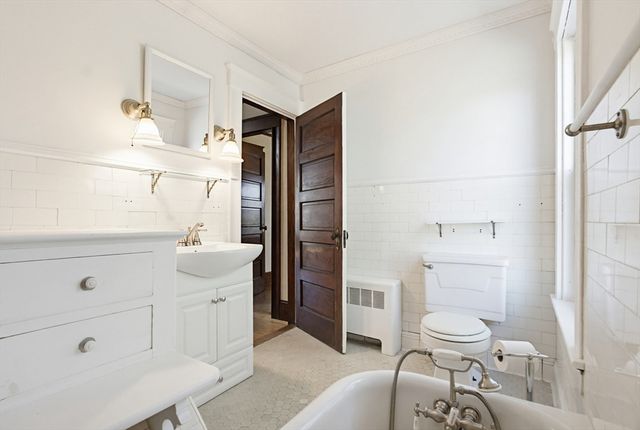 298 Providence Rd, Northbridge, MA 01588