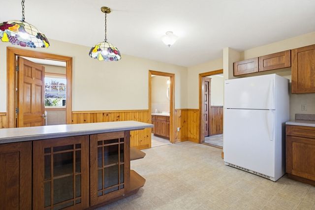 298 Providence Rd, Northbridge, MA 01588