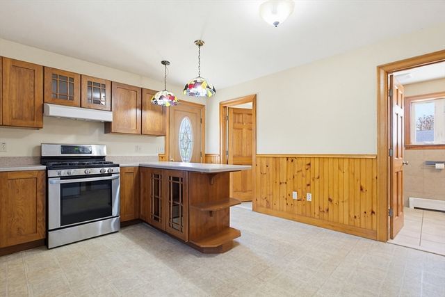 298 Providence Rd, Northbridge, MA 01588