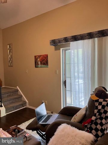 5712-B ADELAIDE DR, Mount Laurel, NJ 08054