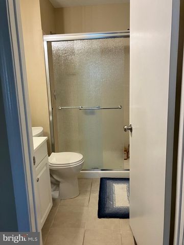 5712-B ADELAIDE DR, Mount Laurel, NJ 08054