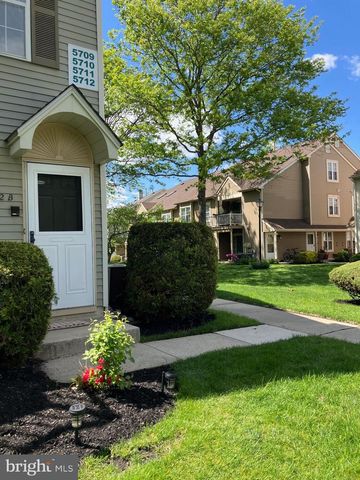 5712-B ADELAIDE DR, Mount Laurel, NJ 08054
