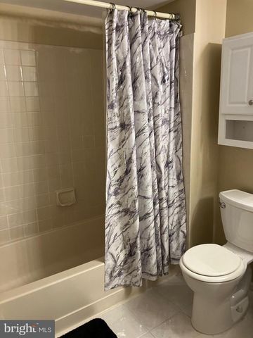 5712-B ADELAIDE DR, Mount Laurel, NJ 08054