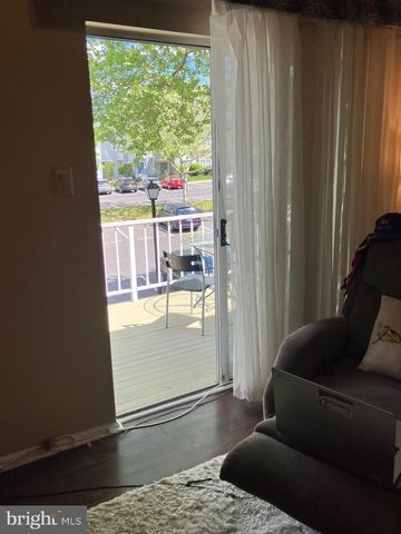 5712-B ADELAIDE DR, Mount Laurel, NJ 08054