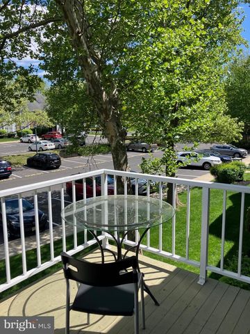 5712-B ADELAIDE DR, Mount Laurel, NJ 08054