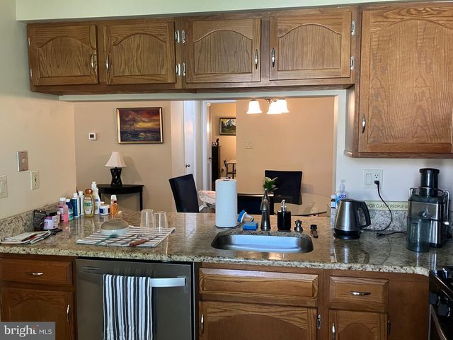 5712-B ADELAIDE DR, Mount Laurel, NJ 08054