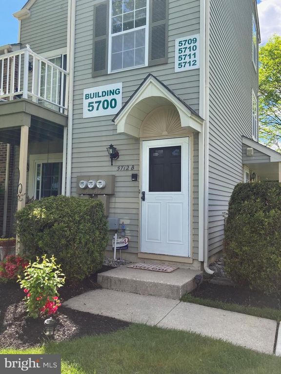 5712-B ADELAIDE DR, Mount Laurel, NJ 08054