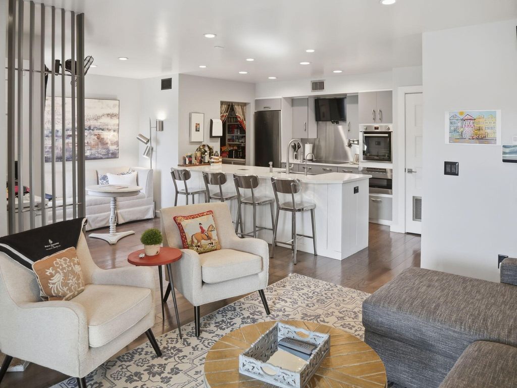 Image 1 of property listing at 1481 Center Street 1102, Mount Pleasant, SC 29464