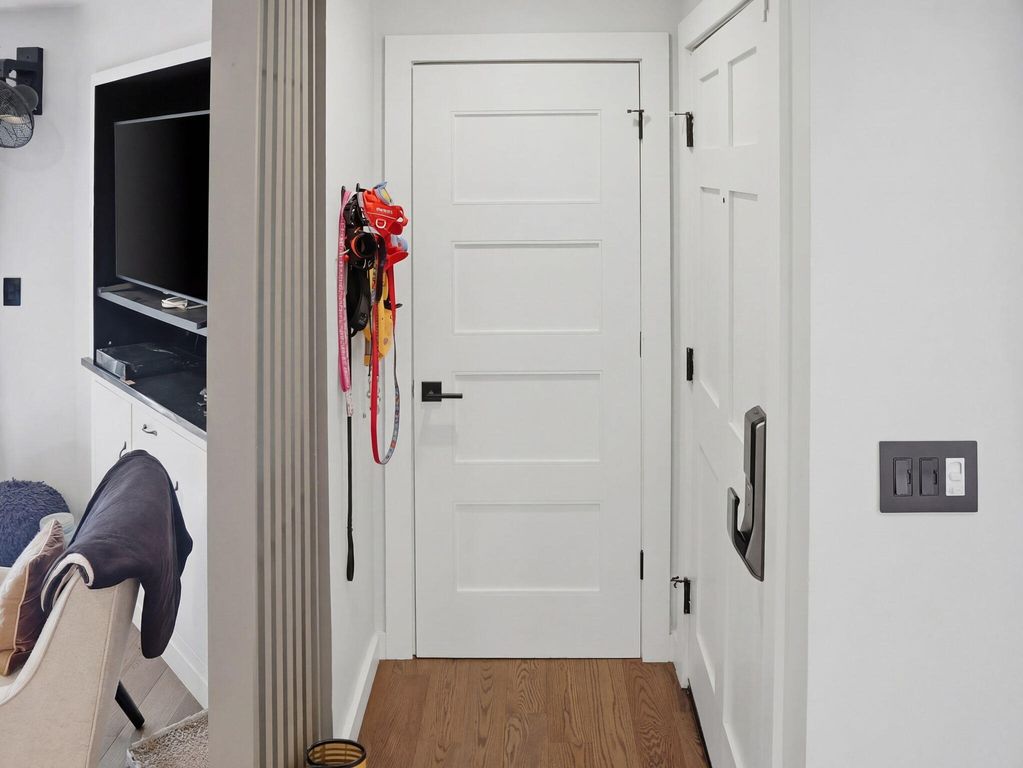 Image 15 of property listing at 1481 Center Street 1102, Mount Pleasant, SC 29464