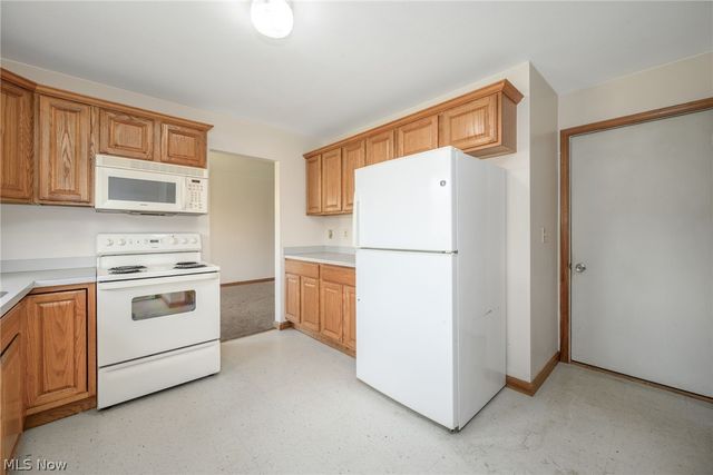 8492 & 8476 Tallmadge Road, Ravenna, OH 44412