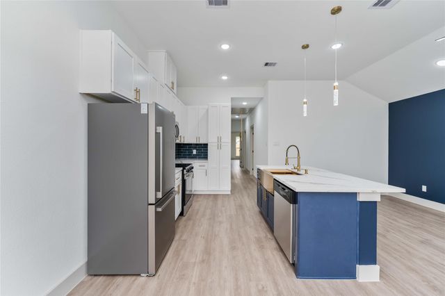 9005 Nyssa Street B, Houston, TX 77078