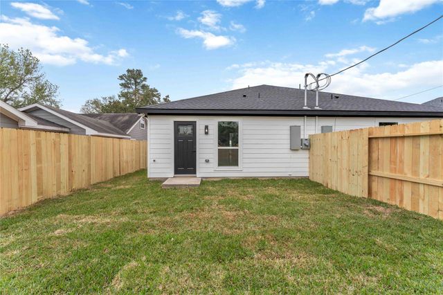 9005 Nyssa Street B, Houston, TX 77078