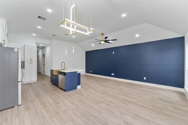 9005 Nyssa Street B, Houston, TX 77078