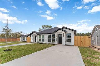 9005 Nyssa Street B, Houston, TX 77078