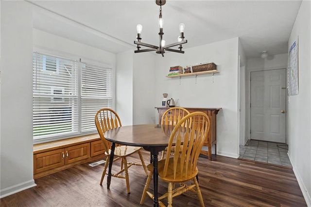 556 Brentwood Drive, Lawrence, KS 66049