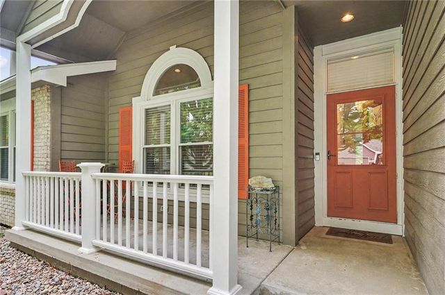 556 Brentwood Drive, Lawrence, KS 66049